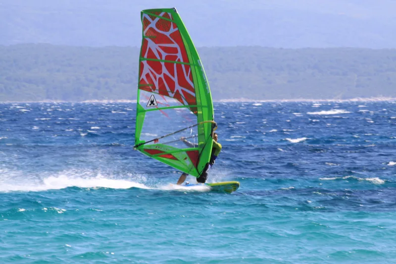 Windsurfen in Bol