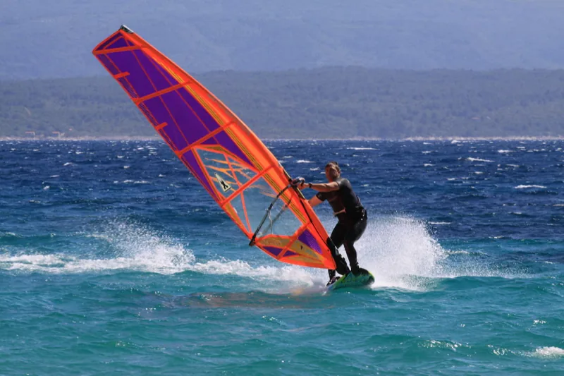 Windsurfen in Bol