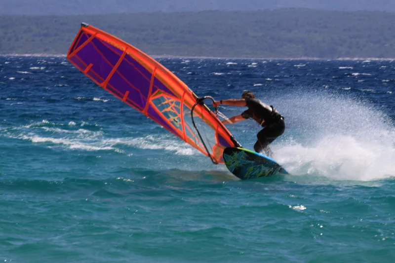 Windsurfen in Bol