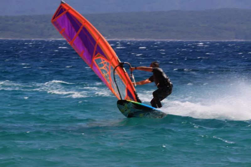 Windsurfen in Bol