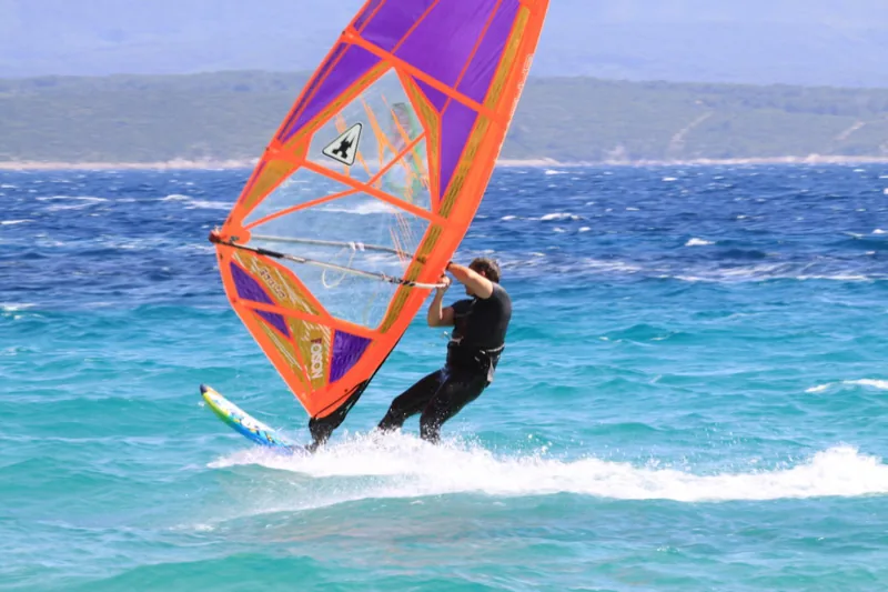 Windsurfen in Bol